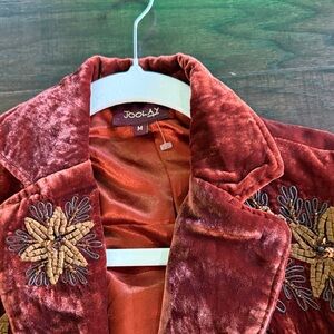 Joolay Women's Velvet Embroidered Blazer - Rust Red